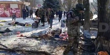 «Ампутации и проникающие раны»: в Донецке борются за выживших после ударов ВСУ, жертв уже 28