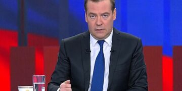 Медведев анонсировал размещение на Курилах нового оружия