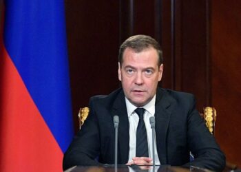 Медведев назвал украинцев русскими