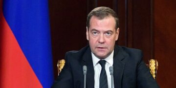 Медведев назвал украинцев русскими