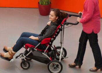 Обзор инвалидных колясок для детей с ДЦП: как выбрать подходящую модель