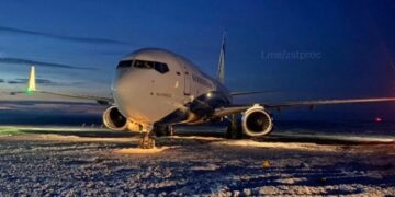 Пассажирский самолет выкатился за пределы ВПП в аэропорту Норильска
