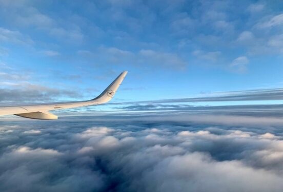 Самолет, летевший из Москвы в Махачкалу, вынужденно сел в Волгограде