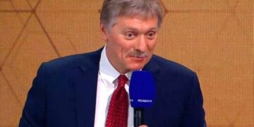 В Кремле объяснили отключения отопления морозами и износом ЖКХ