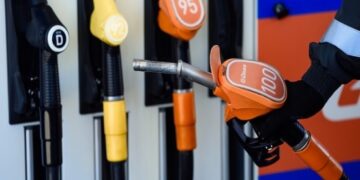 В России подорожает бензин