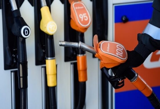 В России подорожает бензин