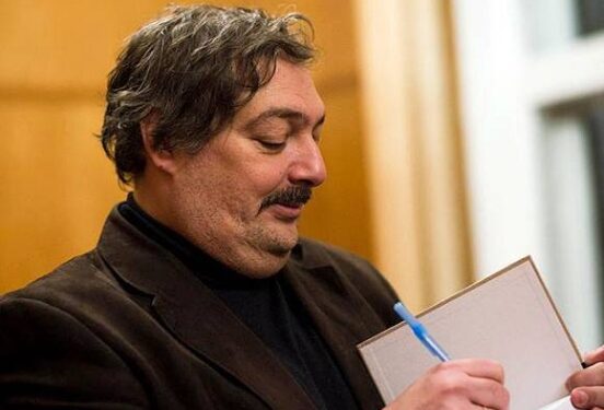 Дмитрия Быкова* оштрафовали за участие в нежелательной организации после интервью