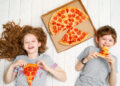 Почему пицца стала так популярна в России: история успеха любимого фаст-фуда