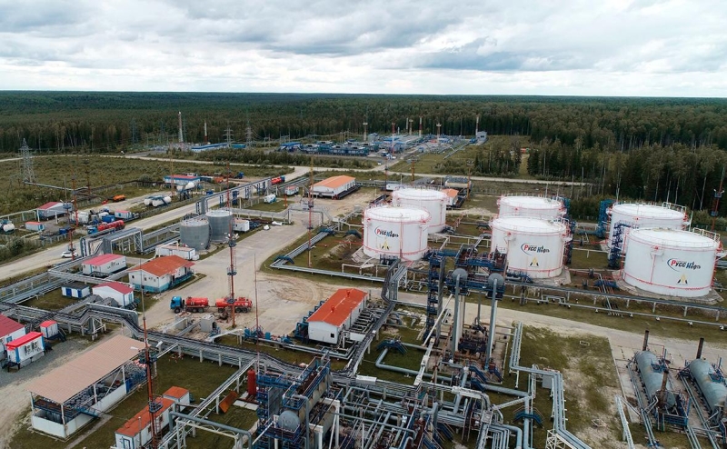 
                    Путин разрешил «Сберу» сделки с акциями нескольких нефтяных компаний

                