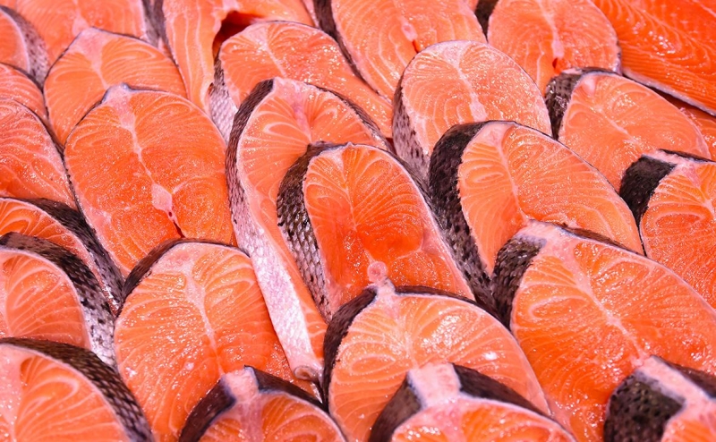 
                    США продлили разрешение на импорт российских лосося, минтая и краба

                