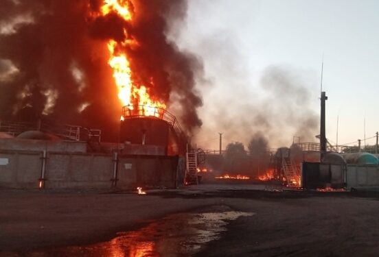 В Волгограде после атаки дрона ВСУ загорелся нефтеперерабатывающий завод