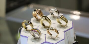 Дизайнерские украшения: особенности, виды и преимущества для покупателей