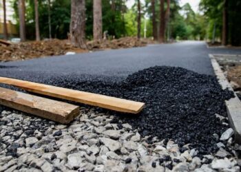 Использование асфальтной крошки: преимущества, сферы применения и особенности  укладки