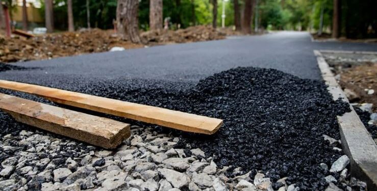 Использование асфальтной крошки: преимущества, сферы применения и особенности  укладки