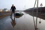 Мэр Оренбурга Салмин: вода подошла близко к многоквартирным домам 