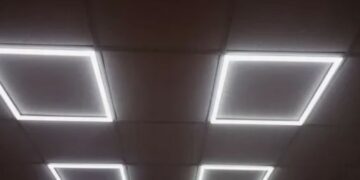 Офисные универсальные и встраиваемые светильники: особенности и преимущества