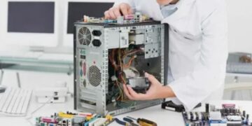 Когда стоит вызвать компьютерного мастера на дом