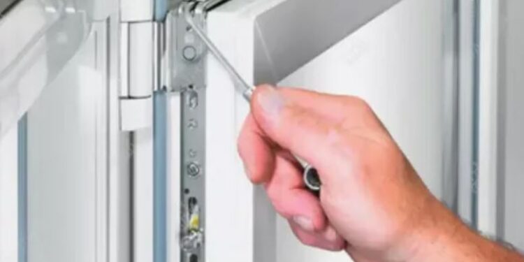 Когда нужна регулировка пластиковых окон