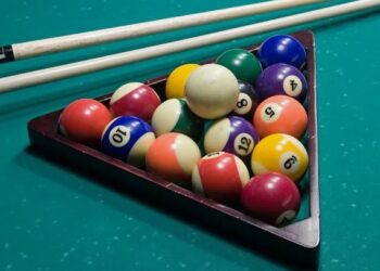Бильярд: история, основные разновидности и правила игры