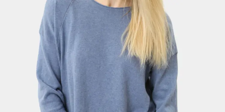 Стильные женские джемперы: разнообразие моделей и актуальные тенденции сезона