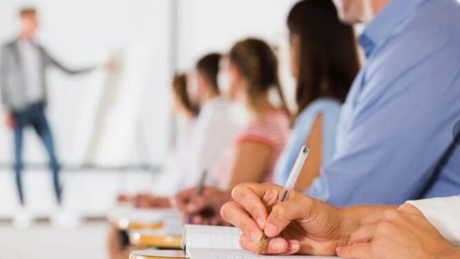 Важность курсов переподготовки и повышения квалификации: развитие карьеры и соответствие современным требованиям