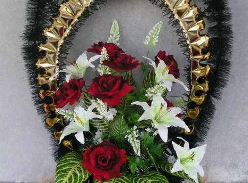 Траурные венки: из чего они делаются и как изготавливаются