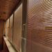 Горизонтальные жалюзи: виды, материалы, особенности установки и ухода
