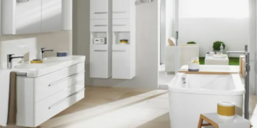 Сантехника и мебель для ванных комнат: выбор, планировка и оптимизация пространства