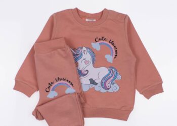 Что купить первым: разбираемся в детской одежде для новорожденных