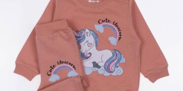 Что купить первым: разбираемся в детской одежде для новорожденных