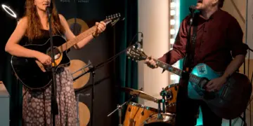 Почему стоит выбрать именно школу игры на гитаре