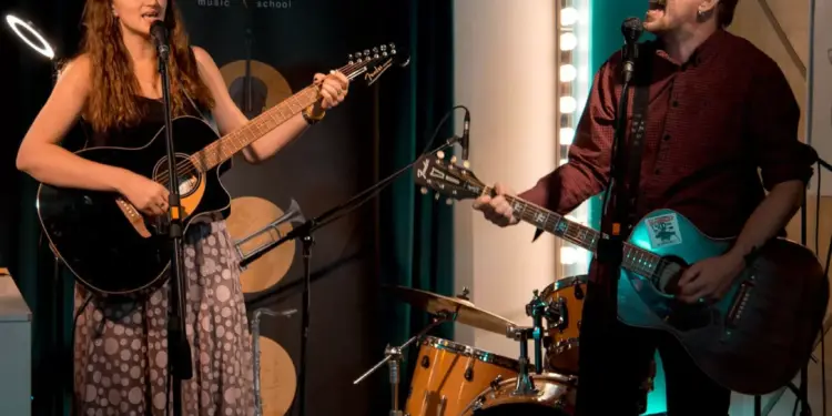 Почему стоит выбрать именно школу игры на гитаре