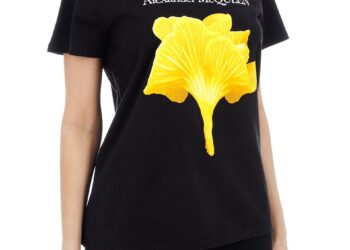 Элегантность и комфорт: коллекция брендовой одежды для современных женщин