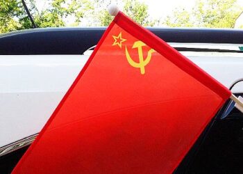 Изготовление флагов: от корпоративных праздников до спортивных событий