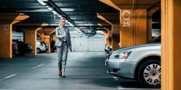 Цена элитного машино-места достигла эквивалента четырех студий в