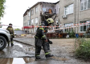 «Даже испугаться не успели»: в Екатеринбурге обрушилось офисное здание