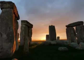 DM: ученые доказали, что трехтонные камни Стоунхенджа перенесли люди