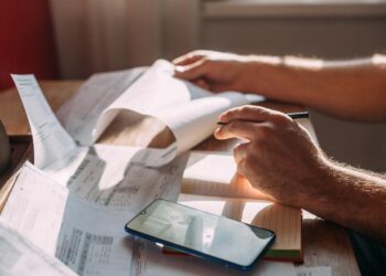 Генпрокурор поручил проверить правомерность роста тарифов ЖКХ