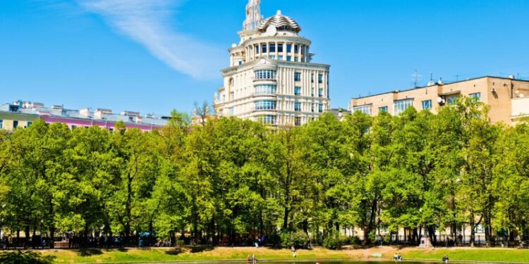 Индекс миллиона: доступность элитного жилья в Москве упала на четверть