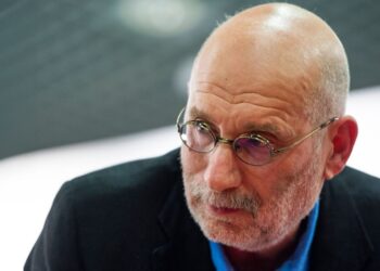 «Я их суд не признаю»: Бориса Акунина приговорили к 14 годам лишения свободы