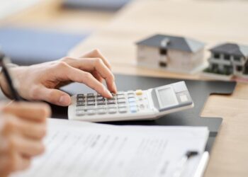 Как уплатить налог на сдачу квартиры в аренду и какой выгоднее