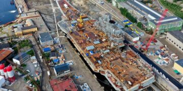 Костин назвал бессмысленным ремонт авианосца «Адмирал Кузнецов»