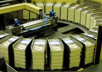 МВФ рассказал, что помогло России смягчать шоки от санкций