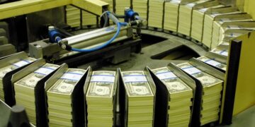 МВФ рассказал, что помогло России смягчать шоки от санкций