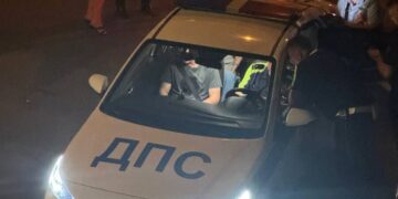 На Бережковской набережной кроссовер сбил пять человек на переходе. Двое в тяжелом состоянии