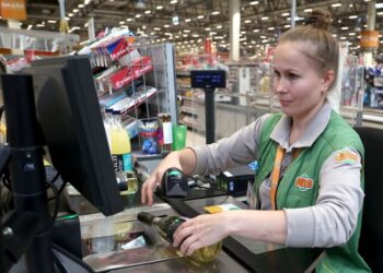 Назад в СССР: в России призвали вернуть советский режим продажи алкоголя