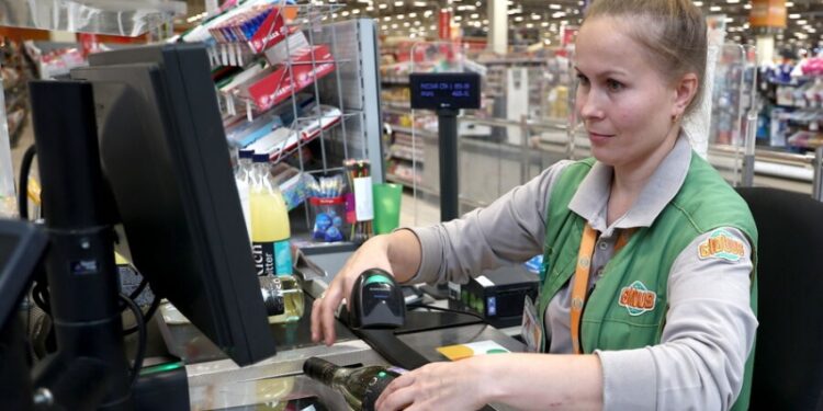 Назад в СССР: в России призвали вернуть советский режим продажи алкоголя