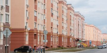 Названы мегаполисы, где в июле снизились цены на жилье в новостройках