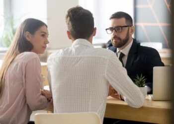 Нотариальная палата объяснила суть согласия супруга на сделку с жильем