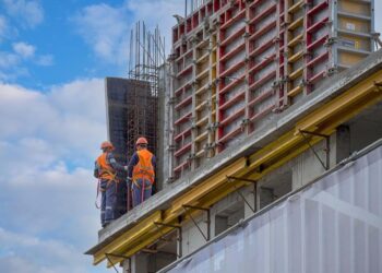 Перенос сроков строительства жилья: как избежать рисков